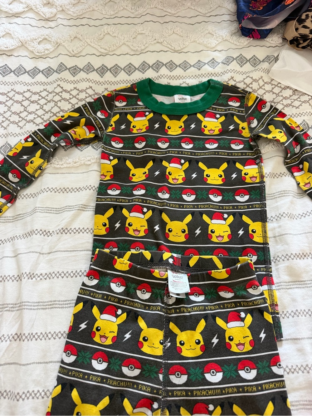 Hanna Andersson Black, Yellow & Green Pikachu Holiday Pajama Set